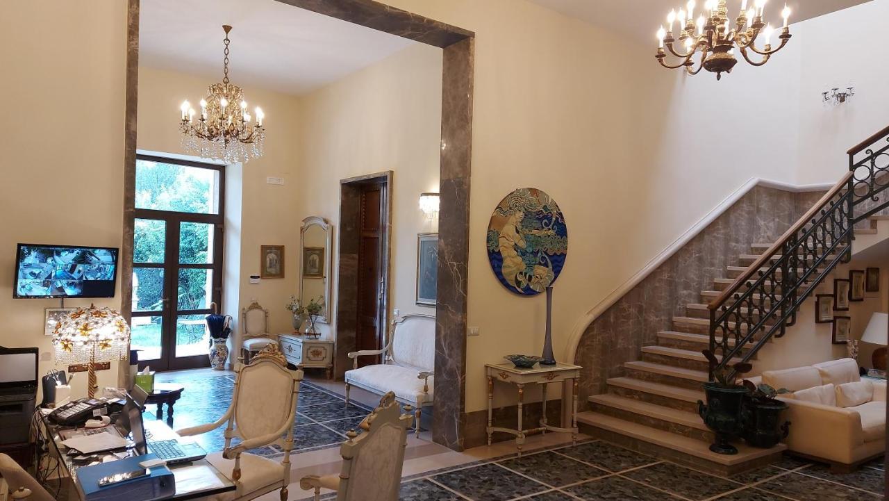 Frühstückspension Dimora Charleston Parcheggio Privato In Loco Gratis Lecce