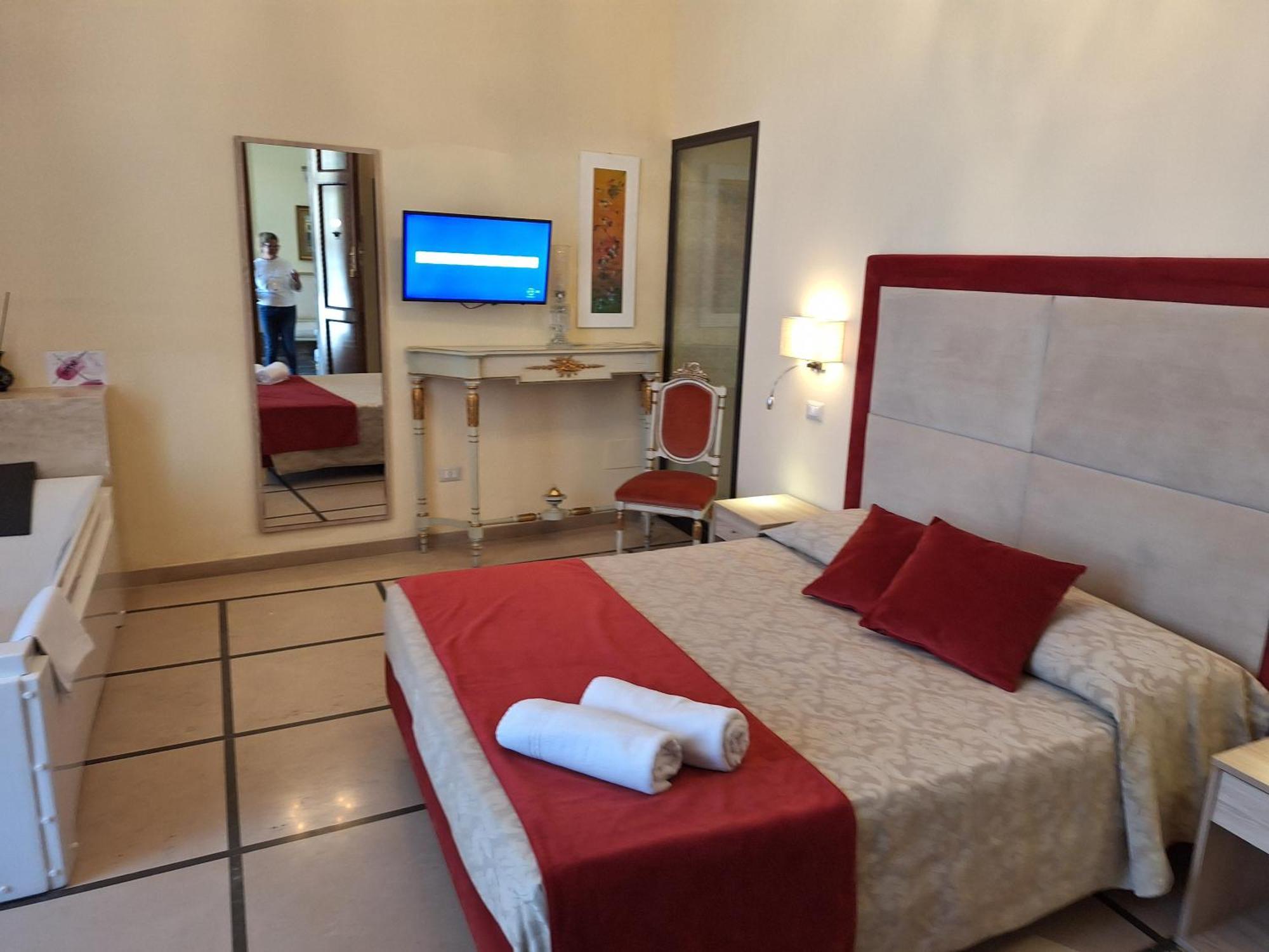Dimora Charleston Parcheggio Privato In Loco Gratis Frühstückspension 2*