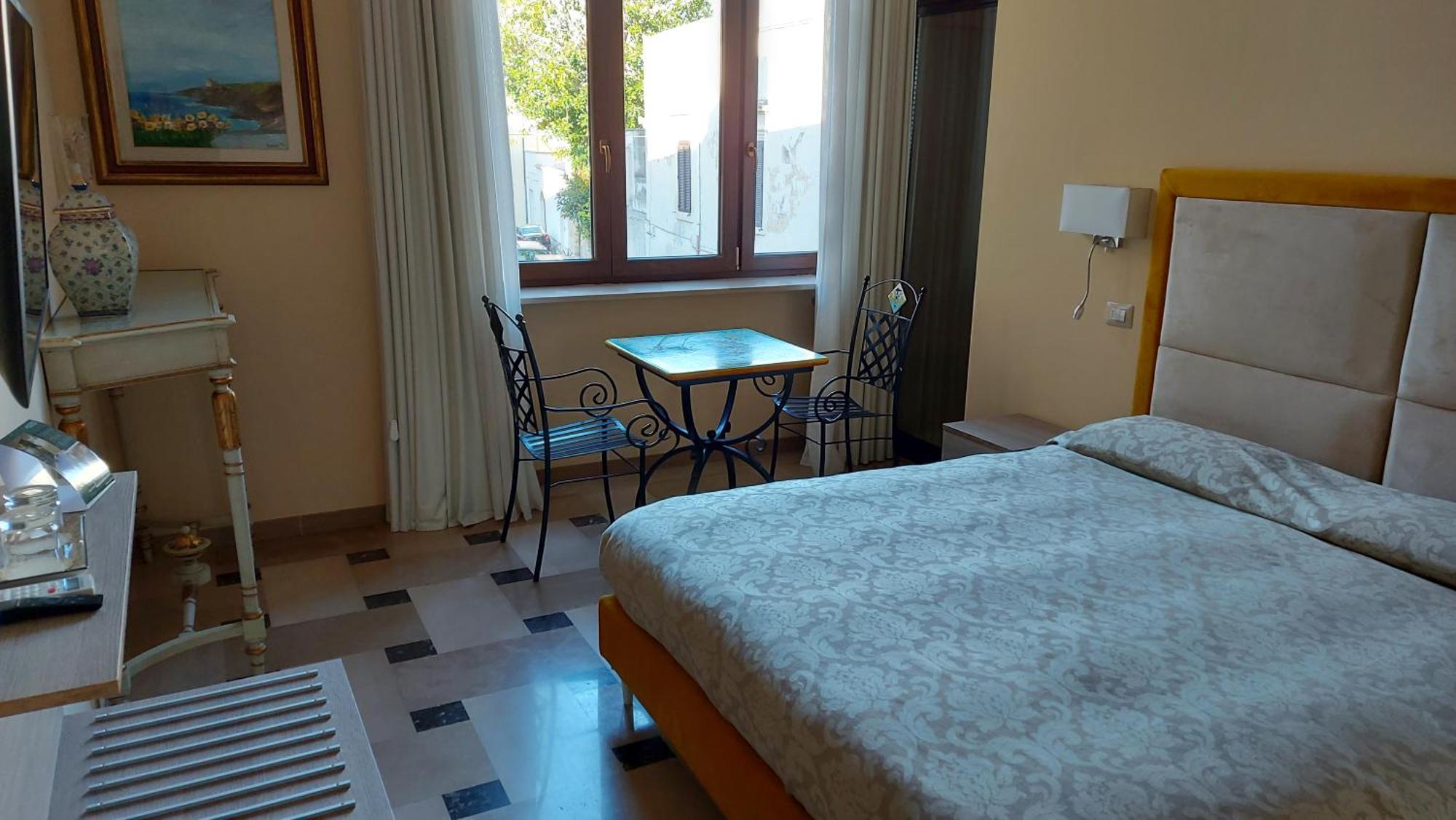 Dimora Charleston Parcheggio Privato In Loco Gratis Frühstückspension 2*