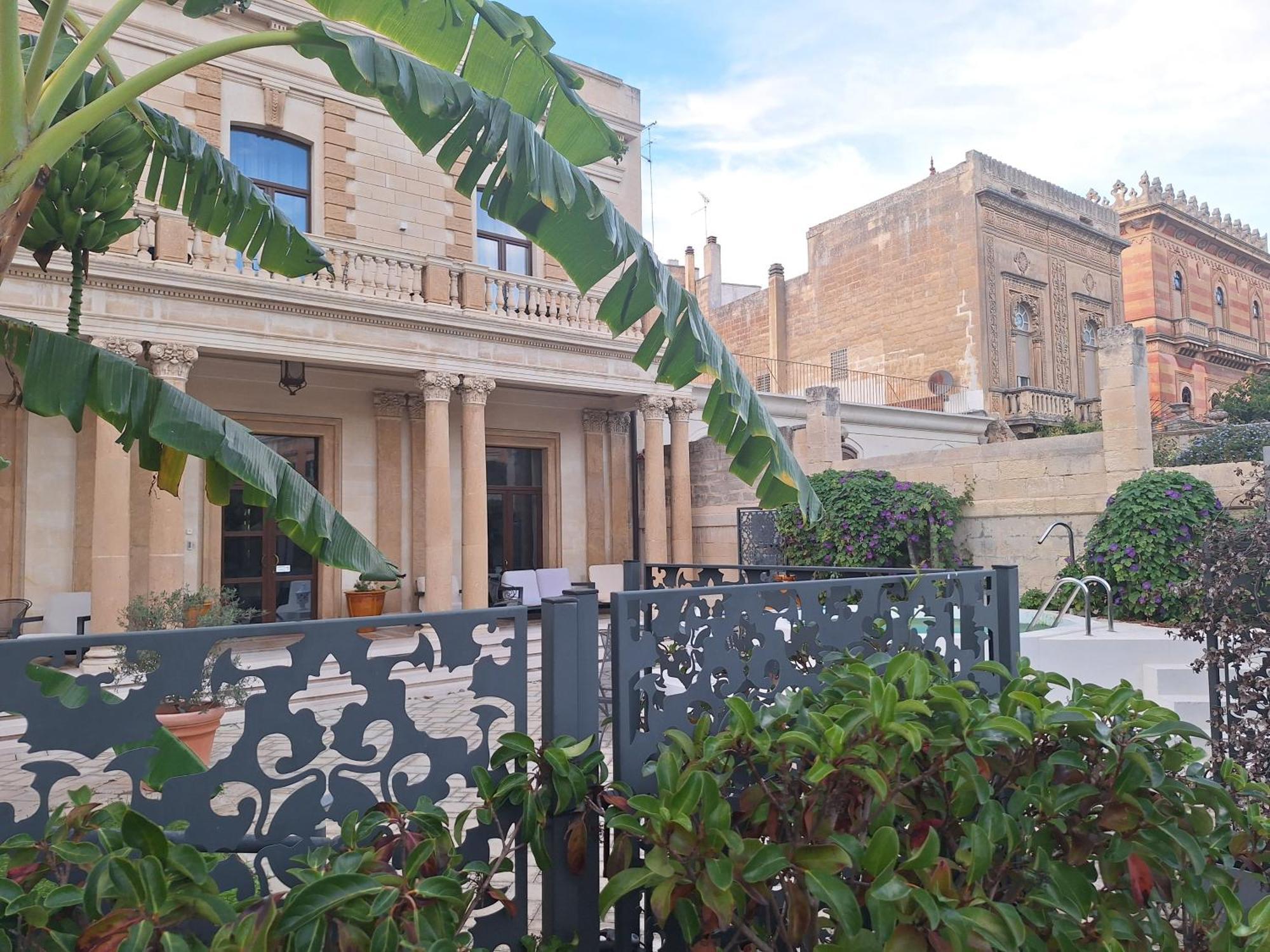 Frühstückspension Dimora Charleston Parcheggio Privato In Loco Gratis Lecce