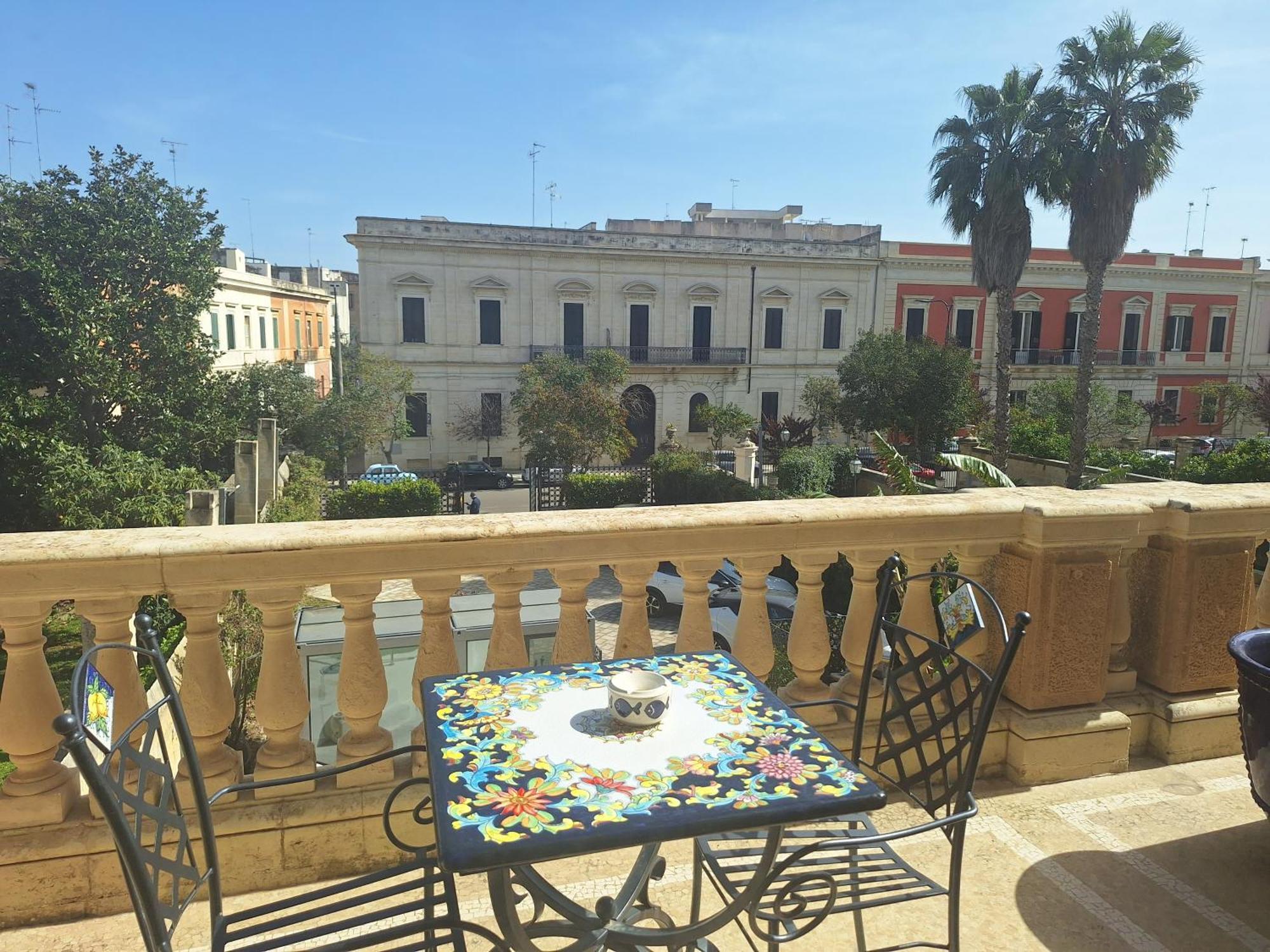 Dimora Charleston Parcheggio Privato In Loco Gratis Frühstückspension 2*