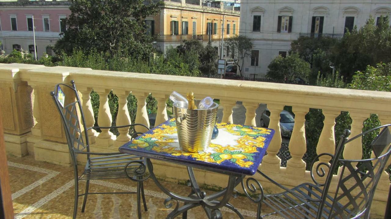 Dimora Charleston Parcheggio Privato In Loco Gratis Frühstückspension 2*